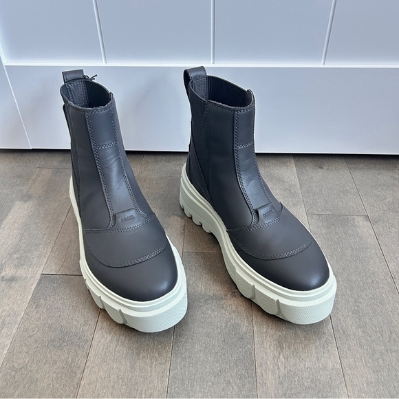 Sorel Shoes - Sorel Womens Caribou X Chelsea Boot